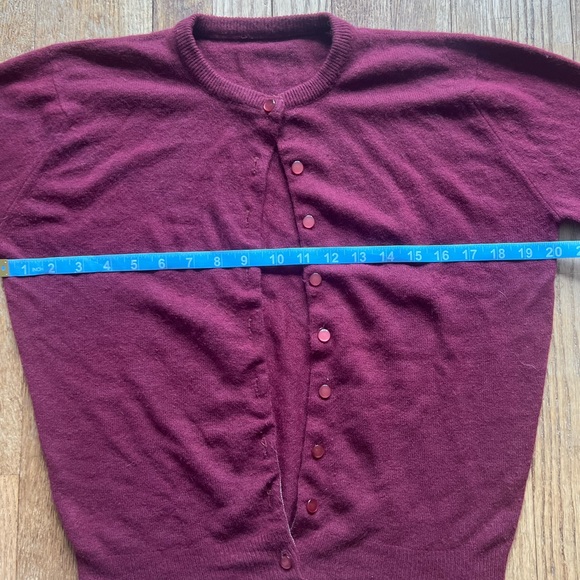 Vintage Women’s Buttonup Cardigan - Picture 2 of 4